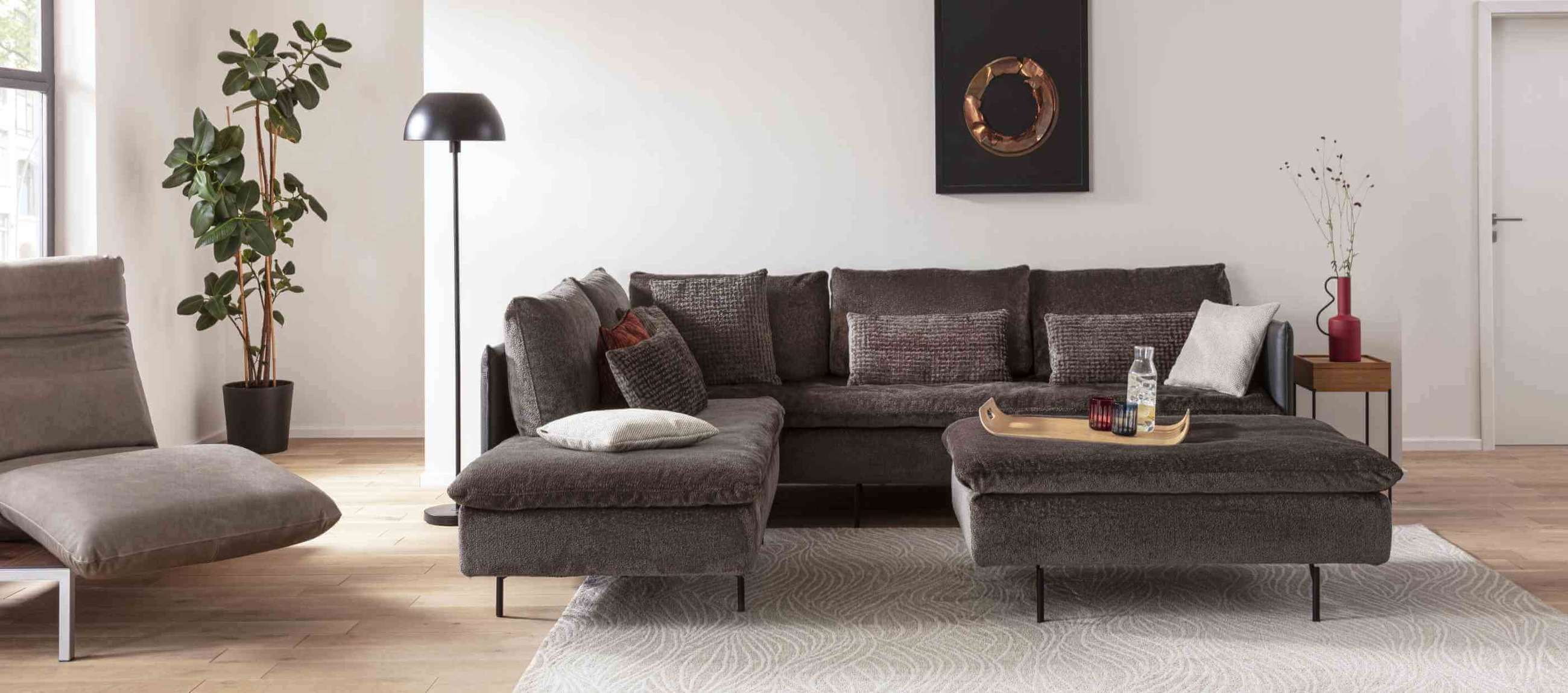Ecksofa Giro von Signet mit Schwenksitz. 