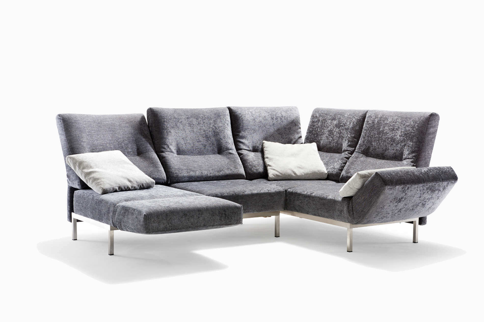 Das Ecksofa Chimba von Signet mit verwandelten Drehsitz. Es hat den Stoff Abby und Edelstahlfuesse. Ecksofa Funktionssofa Chimba Signet Abby Edelstahlfuesse