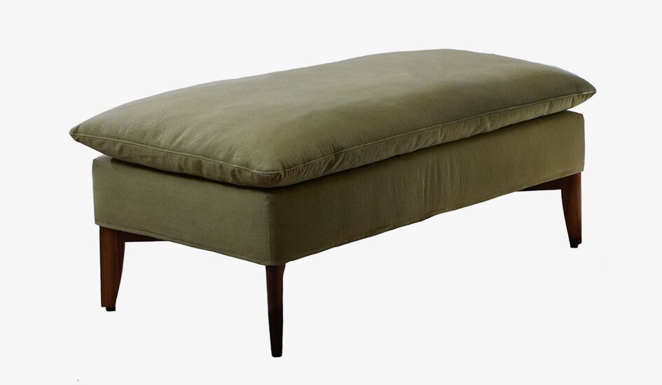 Hier sehen Sie den Hocker des Ena Schlafsofa von Signet. Signet Ena Schlafsofa Hocker