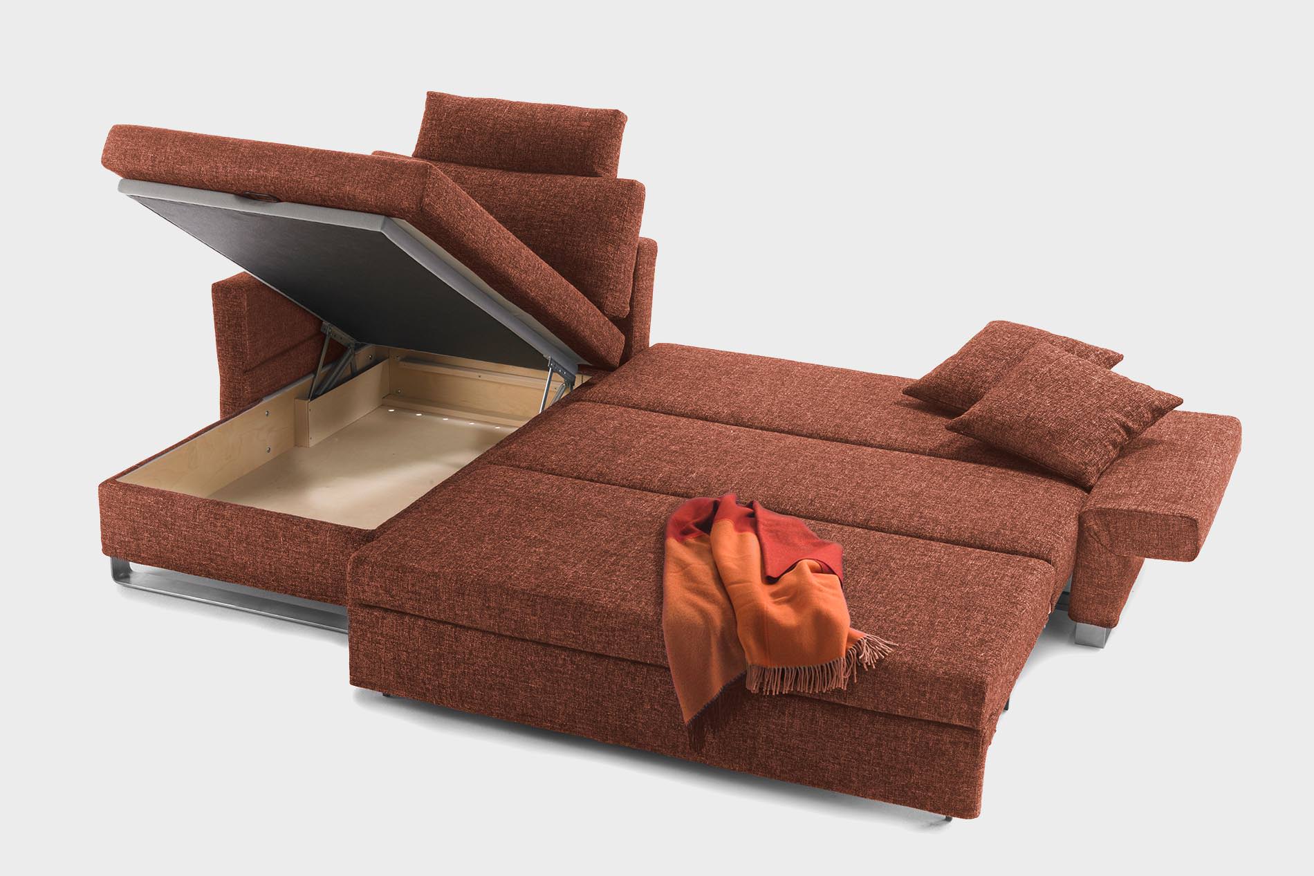 Das Ecksofa Lazlo von Signet zum Bett verwandelt mit offenen Bettkasten. Schlafsofa Lazlo Signet Ecksofa