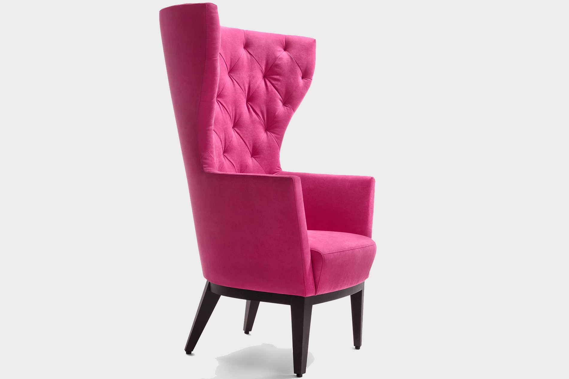 Soho Sessel von Signet. Signet Soho Sessel mit einem pinken Velourstoff.