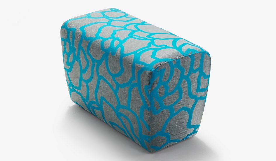 Hier sehen Sie den Hocker des Signet Sessel Matheo. Matheo Signet Sessel Hocker